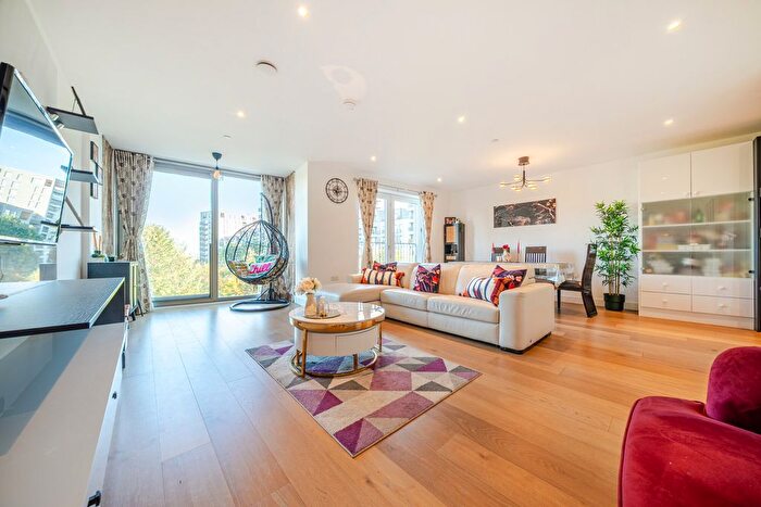 3 Bedroom Flat For Sale In West Parkside, Greenwich Peninsula, SE10