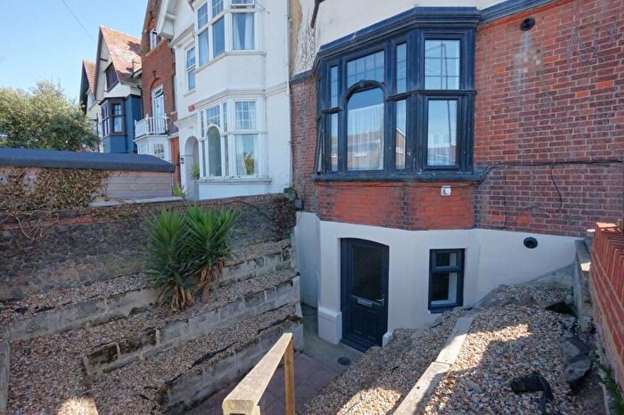 1 Bedroom Flat For Sale In Westgate Bay Avenue, Westgate-On-Sea, Kent, CT8