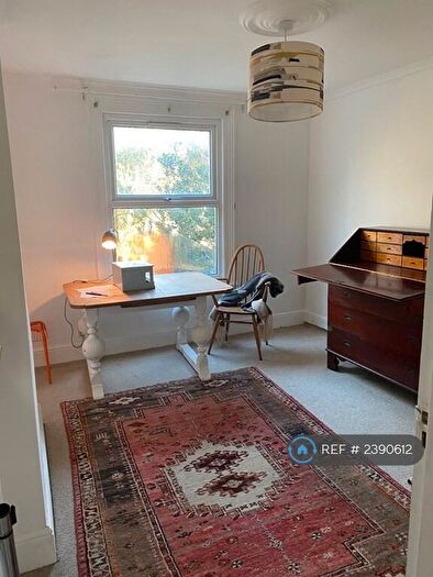 2 Bedroom Flat To Rent In Harringey, London, N8