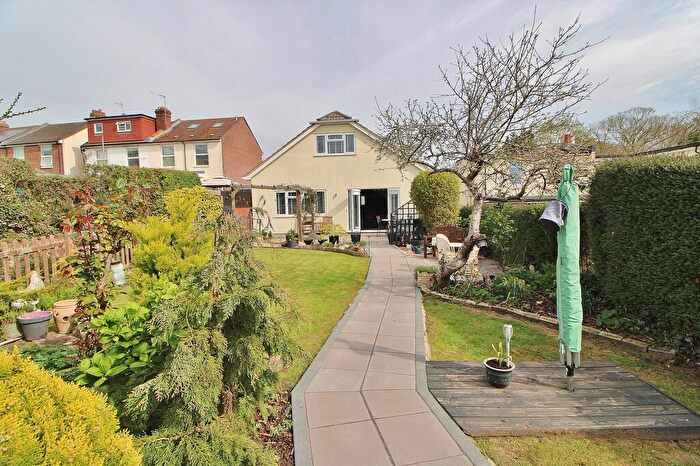 4 Bedroom Detached House For Sale In Avondale Road, Waterlooville, PO7