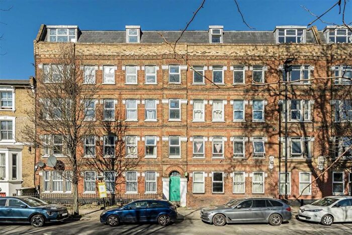 2 Bedroom Flat For Sale In Kenyon Mansions, Brixton, SW9