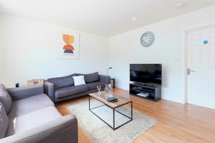4 Bedroom Semi-Detached House To Rent In Aldrich Road, Oxford, OX2