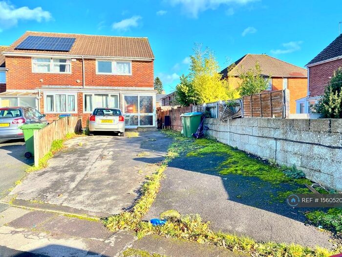 3 Bedroom Semi-Detached House To Rent In Salem Street, Southampton, SO15