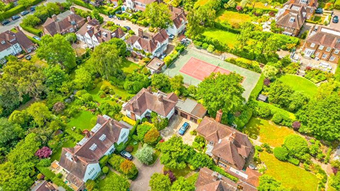 4 Bedroom Detached House For Sale In Hurst Close, London, NW11