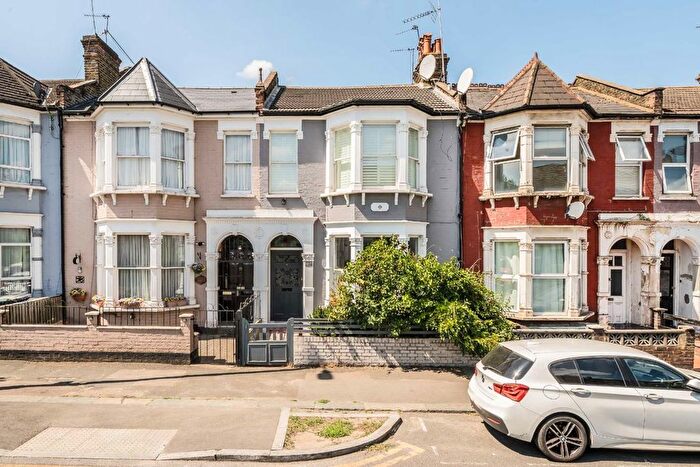 5 Bedroom Terraced House For Sale In Wightman Road, London, N4