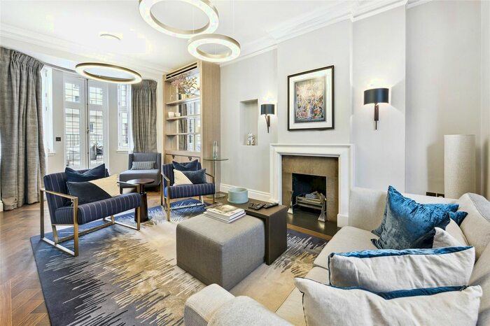 3 Bedroom Flat To Rent In Bury Street, St. James's, London, SW1Y