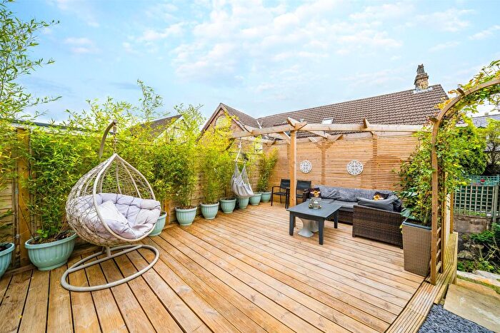 3 Bedroom End Of Terrace House For Sale In Brooklands, Buxton, SK17