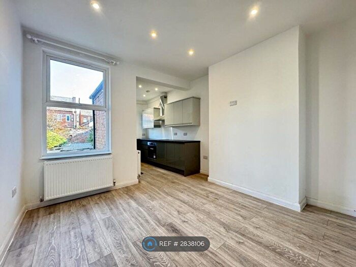 3 Bedroom Terraced House To Rent In Oakland Road, Sheffield, S6