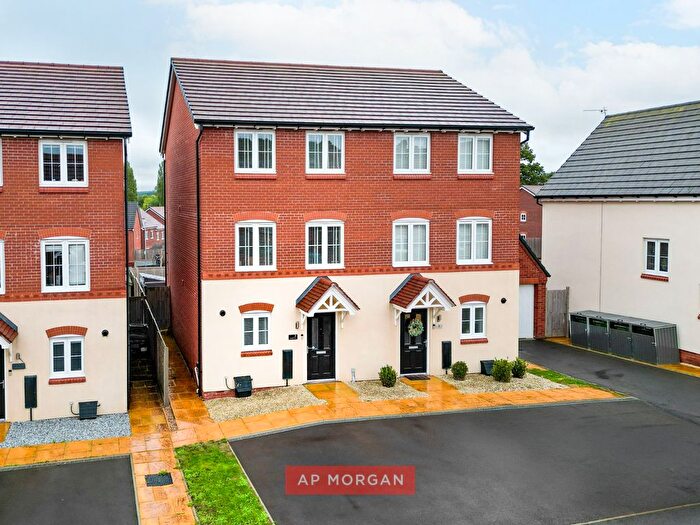 3 Bedroom Semi Detached House For Sale In Claydon Close, Enfield, Redditch, Worcestershire, B97