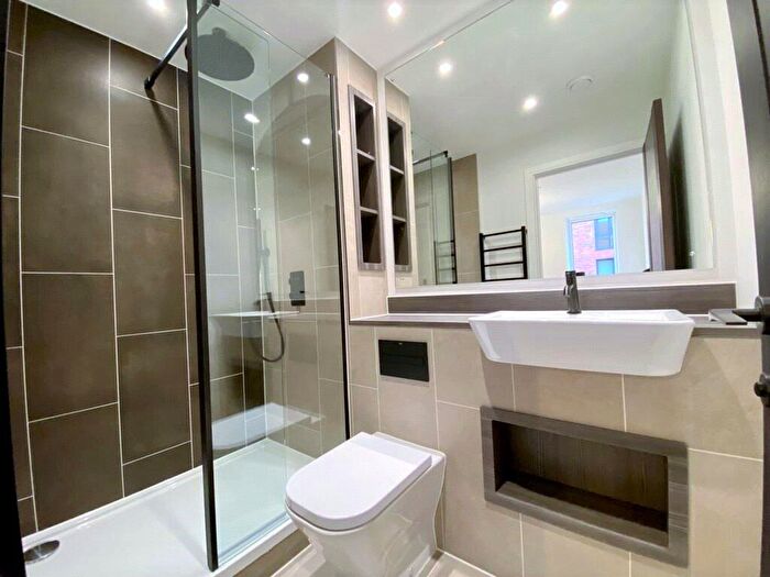 2 Bedroom Apartment To Rent In Snow Hill Wharf, Shadwell Street, Birmingham, B4