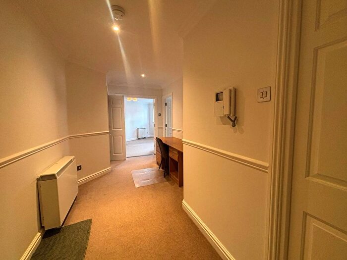 1 Bedroom Flat To Rent In Symphony Court, Birmingham, B16