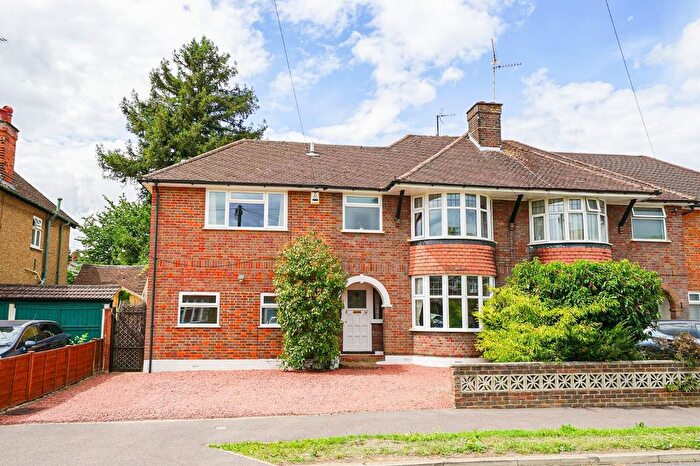 4 Bedroom Semi-Detached House For Sale In Ashburnham Crescent, Linslade, LU7