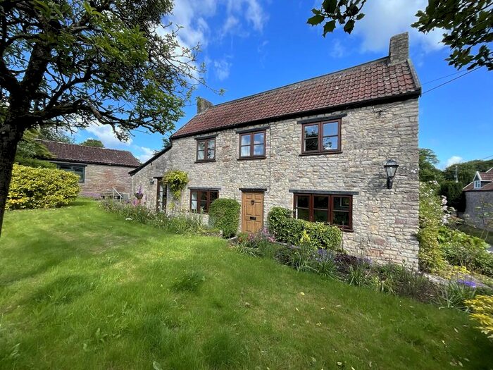 3 Bedroom Detached House For Sale In Pilgrims Way, Chew Stoke, BS40