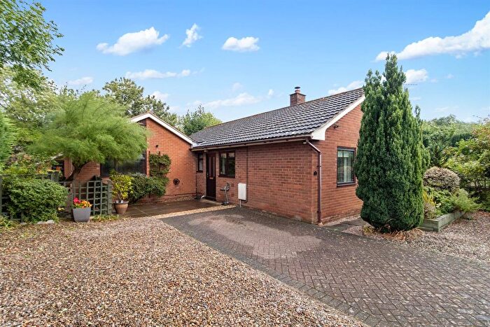 4 Bedroom Bungalow For Sale In Whitehall Close, Rushwick, Worcester, WR2