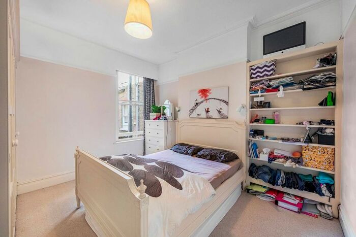 2 Bedroom Flat To Rent In Bonneville Gardens, Abbeville Village, London, SW4