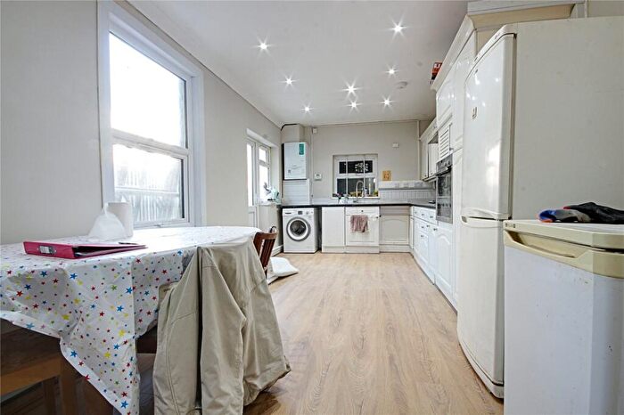 3 Bedroom Terraced House To Rent In Hertford Road, Enfield, EN3