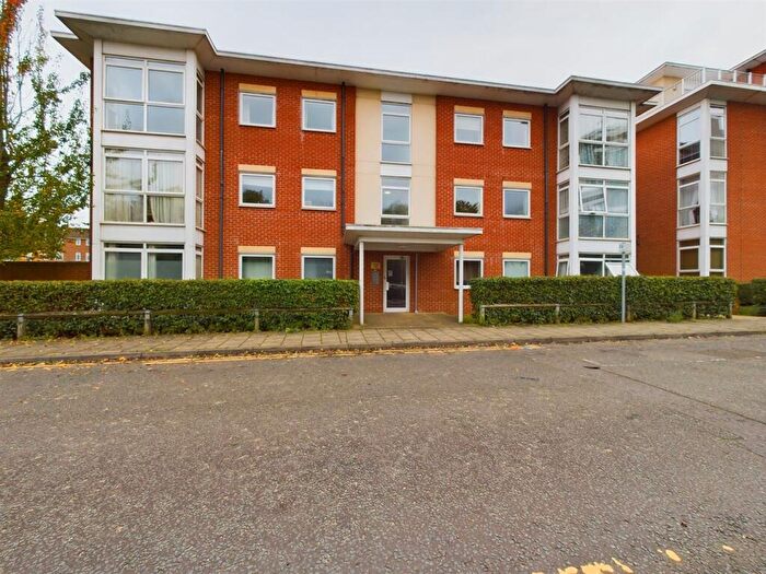 1 Bedroom Flat For Sale In Kerr Place, Aylesbury, Buckinghamshire, HP21
