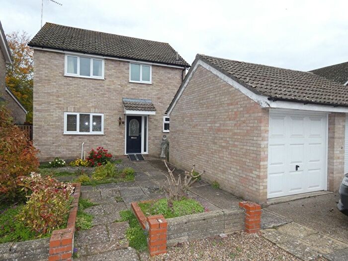 3 Bedroom Detached House For Sale In Canons Close, Thetford, IP24