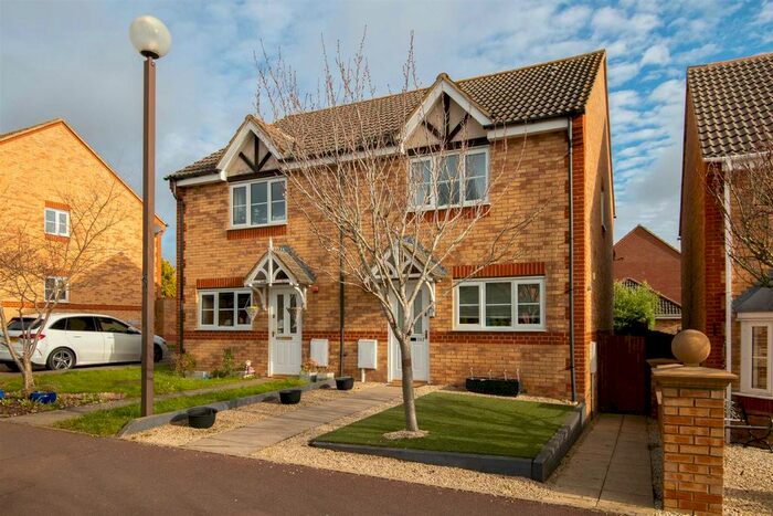 3 Bedroom Semi-Detached House To Rent In Portishead Drive, Tattenhoe, Milton Keynes, MK4