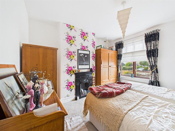 2 Bedroom Cottage For Sale In Leeds Road, Barwick In Elmet, Leeds, LS15