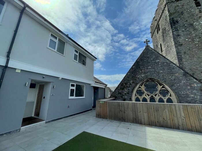 3 Bedroom Penthouse To Rent In Pembroke, SA71