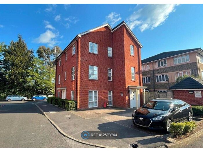 2 Bedroom Flat To Rent In Eliot Court, London, CR4