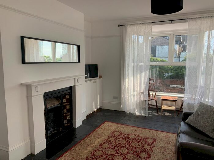 2 Bedroom Flat To Rent In St Michaels Place, Hastings TN34