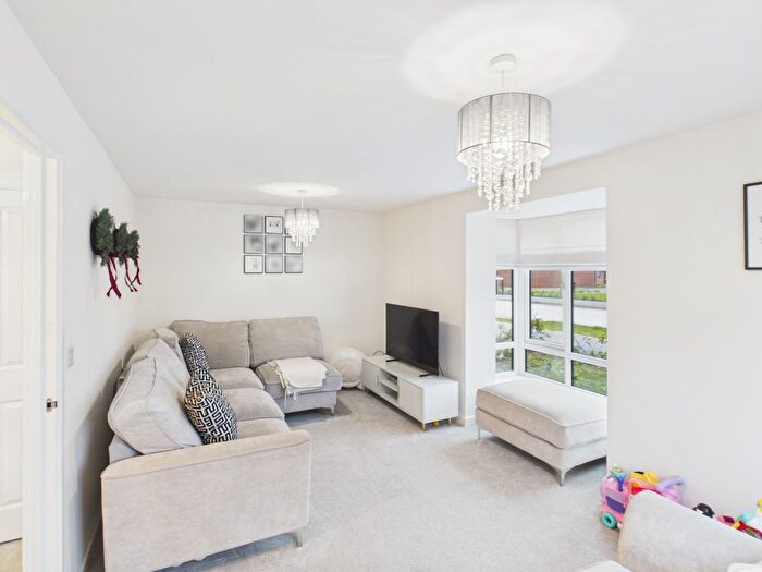 4 Bedroom Semi-Detached House For Sale In Pasture Lane, Kingswood, Hull, HU7