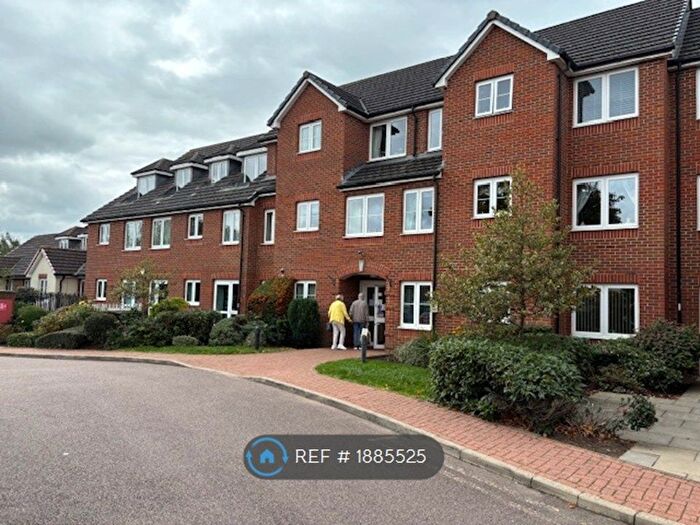 1 Bedroom Flat To Rent In Eden Court, Bletchley, Milton Keynes, MK2