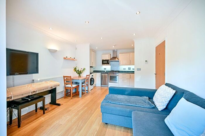 1 Bedroom Flat To Rent In Palace Road, Tulse Hill, London, SW2