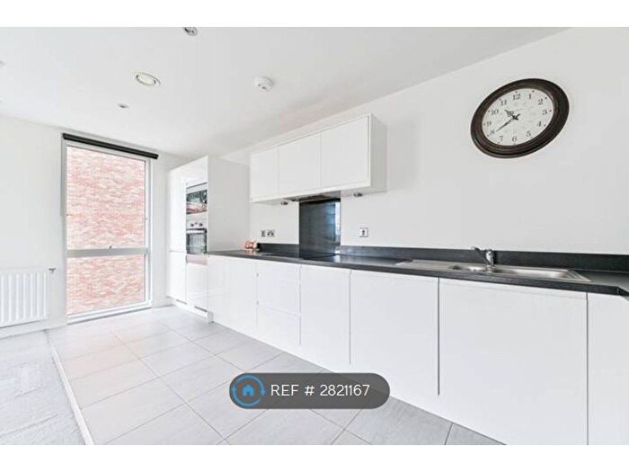 3 Bedroom Flat To Rent In London, London, HA1