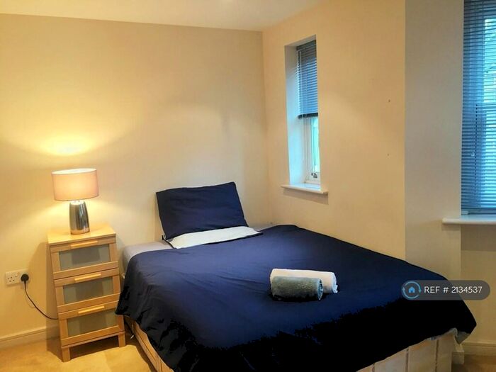 4 Bedroom Terraced House To Rent In Balmoral Court, London, SE17