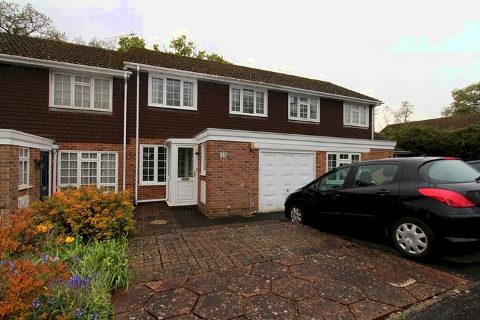 3 Bedroom Semi-Detached House To Rent In Rosebank Close, Rownhams, Southampton, SO16