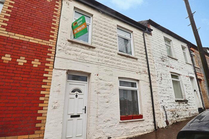 3 Bedroom Terraced House For Sale In Harriet Street, Penarth, CF64