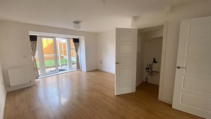 3 Bedroom Terraced House To Rent In Peary Mead, Dartford, DA1