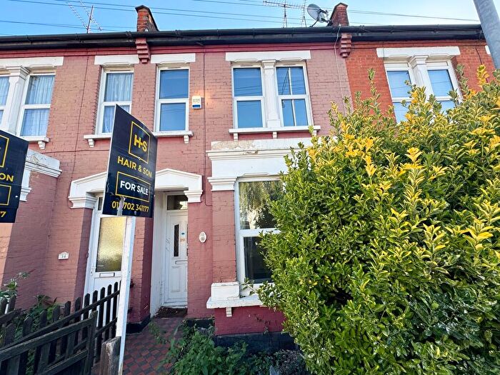 3 Bedroom Terraced House For Sale In North Avenue, Southend-on-Sea, SS2