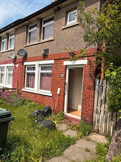 3 Bedroom Semi-Detached House To Rent In Walker Drive, Bradford, West Yorkshire, BD8