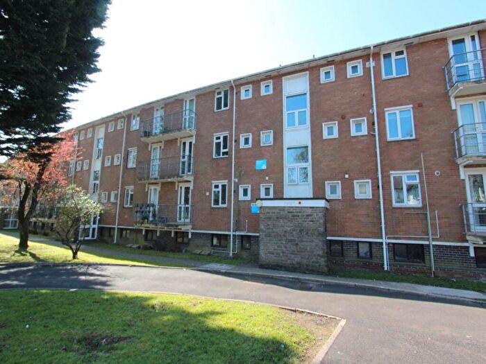 2 Bedroom Flat To Rent In Hillside Court, Penylan, Cardiff, CF23