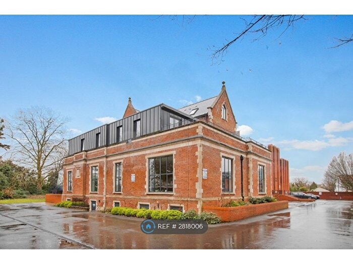 2 Bedroom Flat To Rent In Slough, Slough, SL1