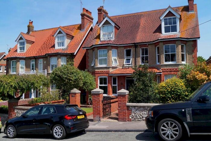 1 Bedroom Flat To Rent In College Hill, Steyning, BN44