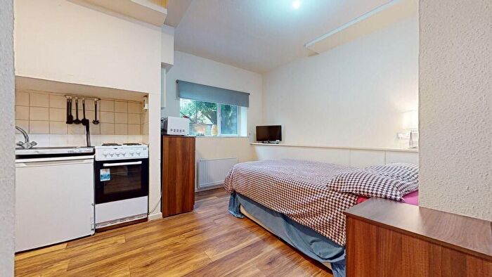 Studio To Rent In Chatsworth Road, London, NW2