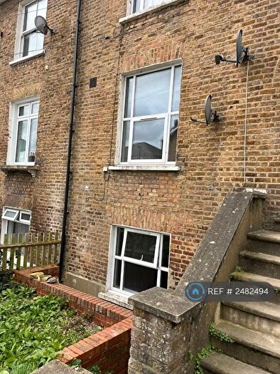 1 Bedroom Flat To Rent In Ravensbourne Road, London, SE6