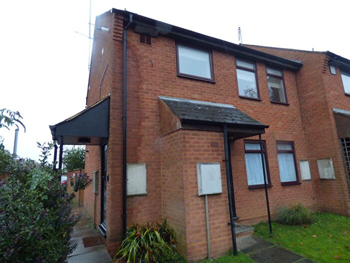 1 Bedroom Maisonette To Rent In Clare Court, Ridgmont Road, St Albans, AL1