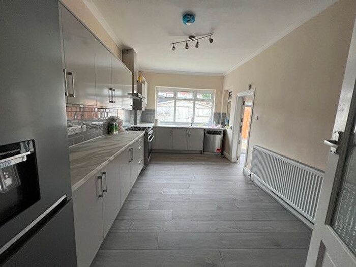 4 Bedroom Terraced House To Rent In Chester Road, Ilford, IG3