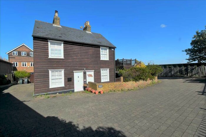3 Bedroom Property To Rent In Neptune Cottage, Bendigo Wharf, Pier Road, Greenhithe, DA9