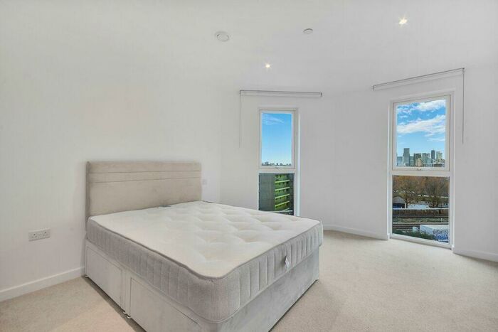 2 Bedroom Apartment To Rent In Dockley Road London, SE16