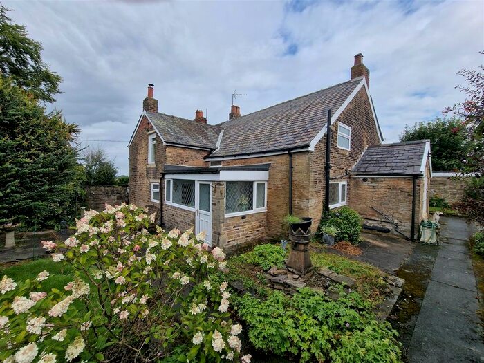 3 Bedroom Cottage To Rent In Red Cat Lane, Crank, St. Helens, WA11