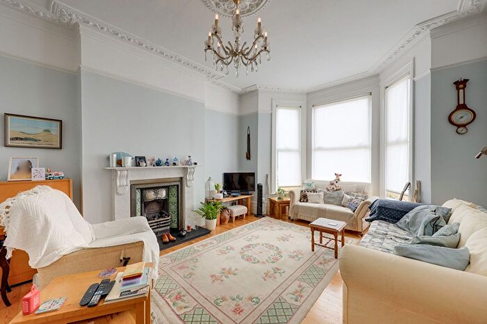 5 Bedroom Semi Detached House For Sale In Wellmeadow Road, London, SE6