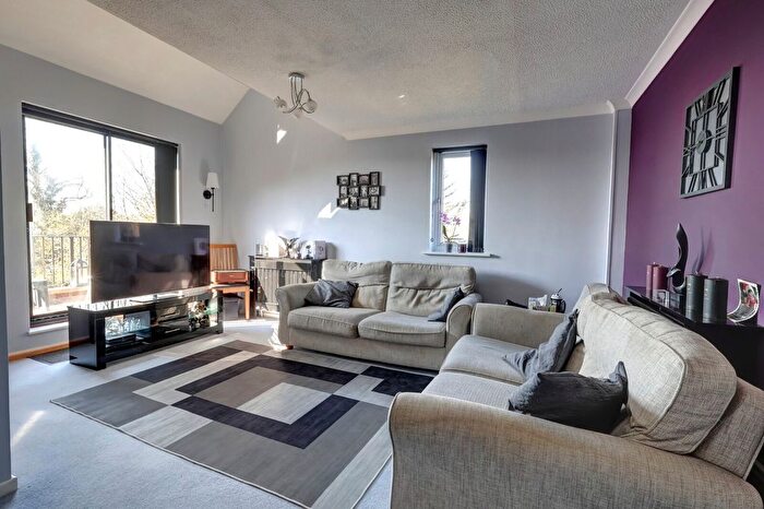 3 Bedroom Maisonette For Sale In Milton Gardens, Princes Risborough, Buckinghamshire, HP27