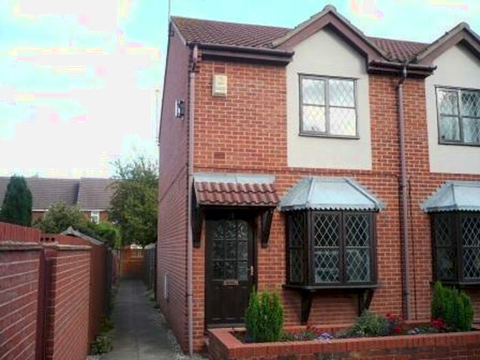 2 Bedroom Semi-Detached House To Rent In Cundall Close, Hull, HU9